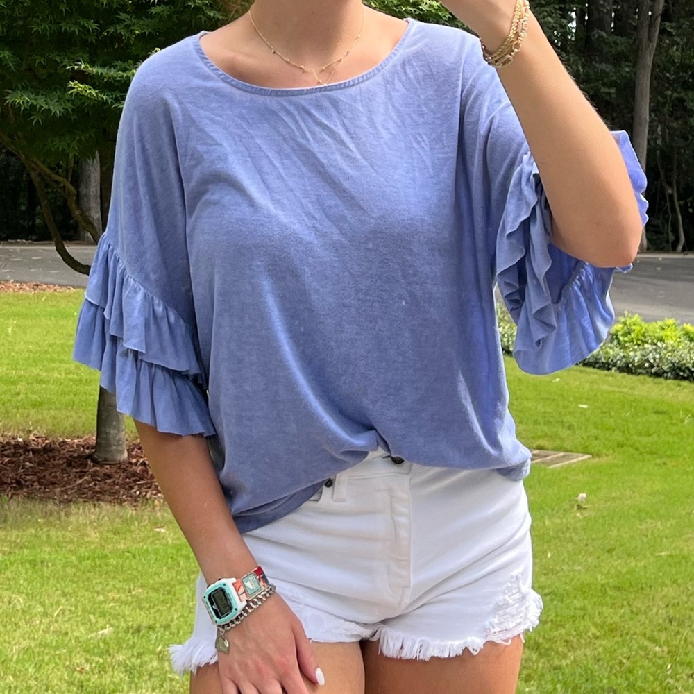 blue ruffle sleeved top!